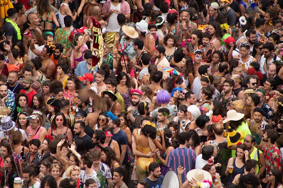 Dicas para brincar o carnaval com segurança e numa boa