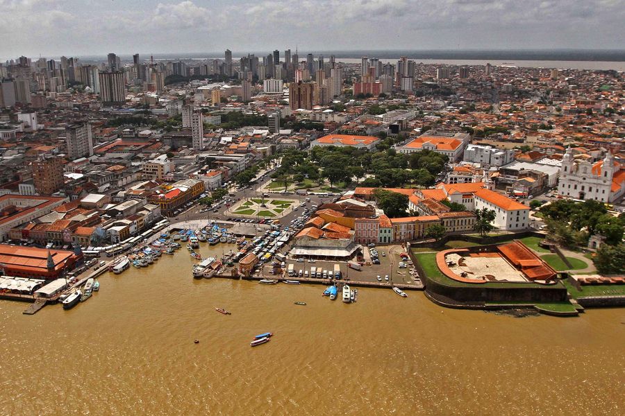 Descubra alguns motivos para visitar Belém do Pará cidade que apresenta uma mistura entre a cultura indígena e as riquezas deixadas pelo Ciclo da Borracha.